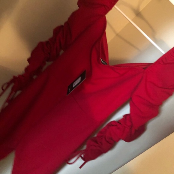 ✨MAKE AN OFFER‼️ 🔥 Red Romper ❤️ - Picture 6 of 6